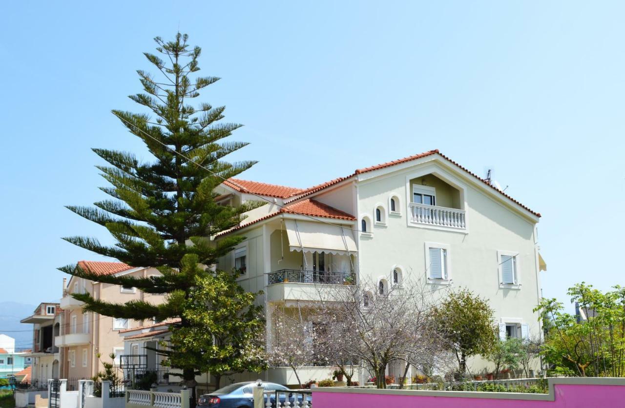 Araucaria Home Lixouri Exterior photo